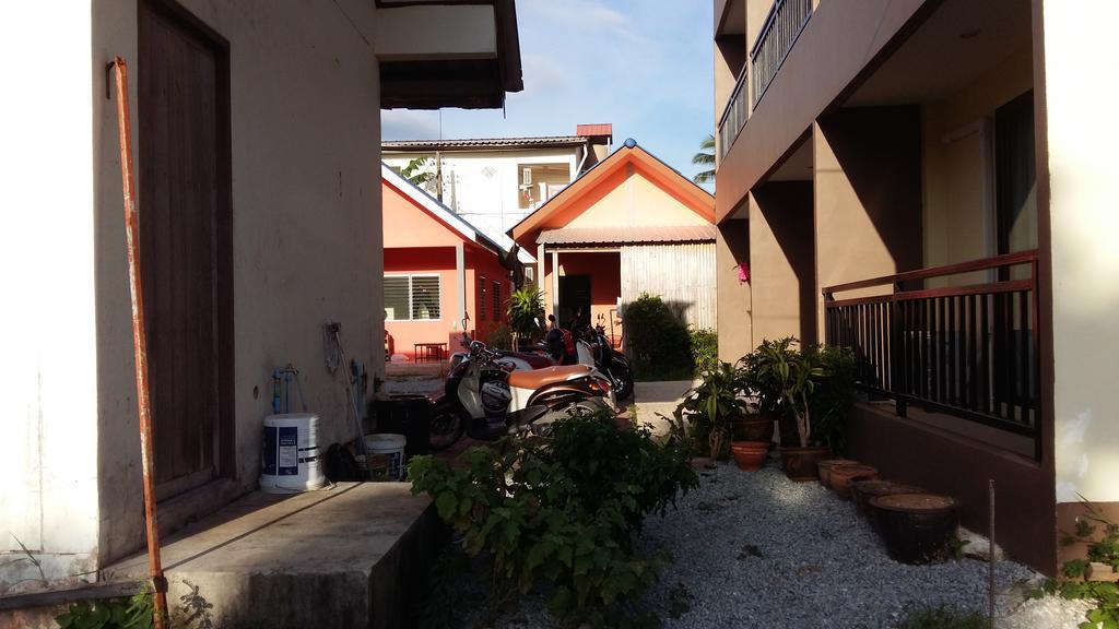 Ferienwohnung Dee Dee Mansion Airport Nai Yang Beach Exterior foto